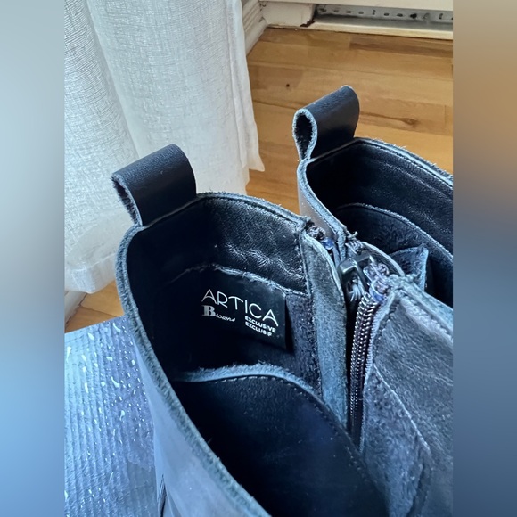 Artica Black Leather Boots - Picture 4 of 5